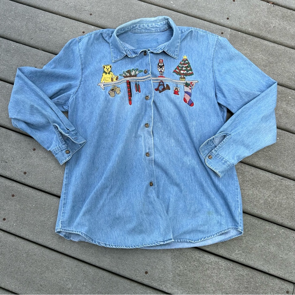 90s Vintage Christmas embroidered button down